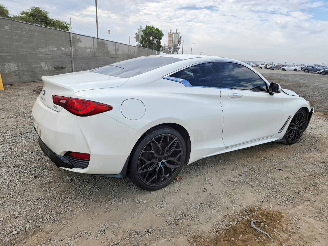 2017 INFINITI Q60 3.0T PREMIUM — снимка 3