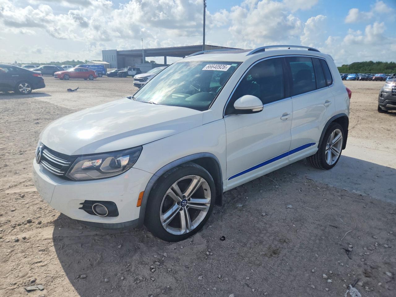 2015 VOLKSWAGEN TIGUAN S