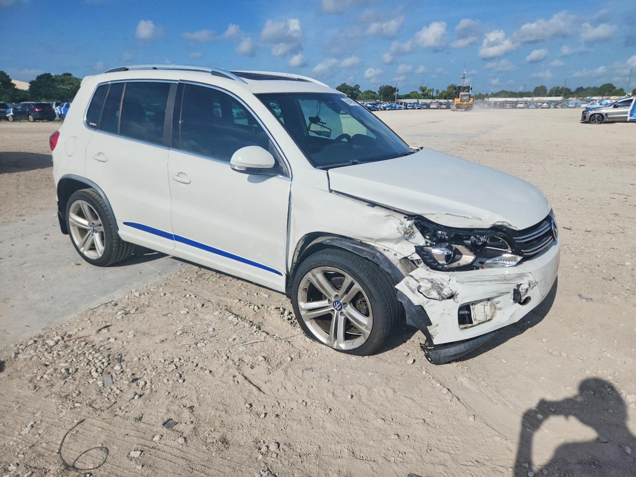 2015 VOLKSWAGEN TIGUAN S — снимка 4