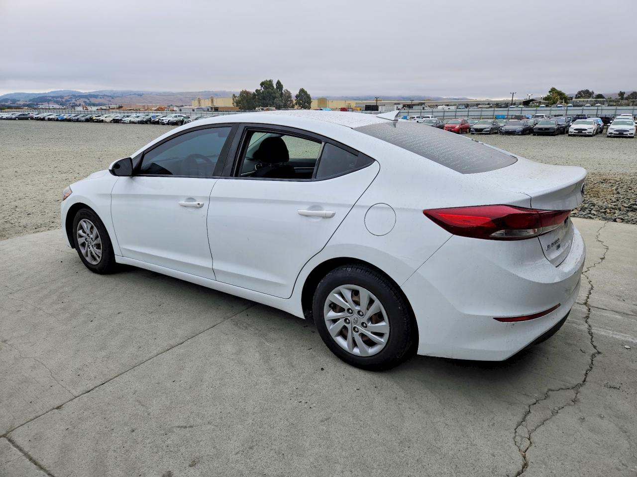 2018 HYUNDAI ELANTRA SE — снимка 2