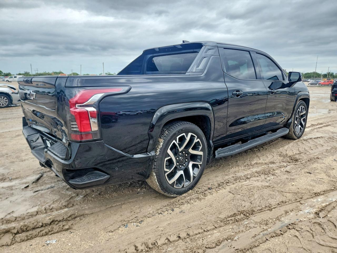 2024 CHEVROLET SILVERADO RST — снимка 3