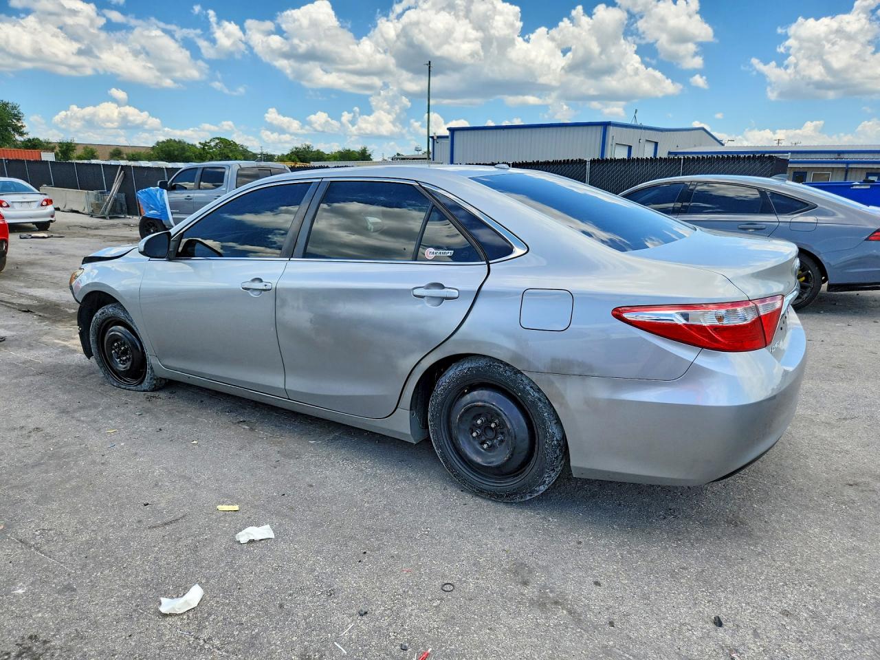 2016 TOYOTA CAMRY XLE — снимка 2