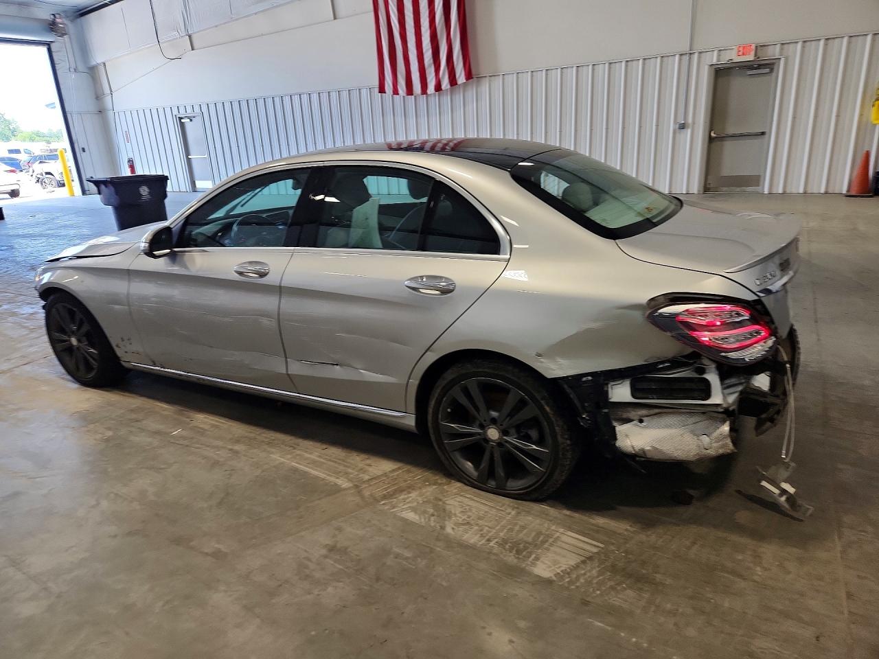 2015 MERCEDES-BENZ C 300 — снимка 2