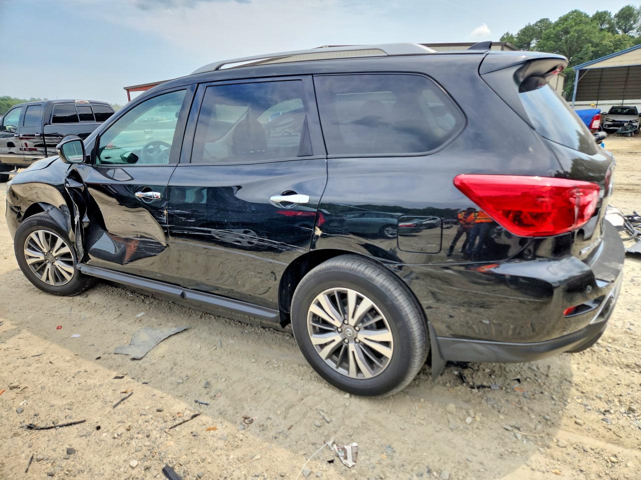 2019 NISSAN PATHFINDER S — снимка 2