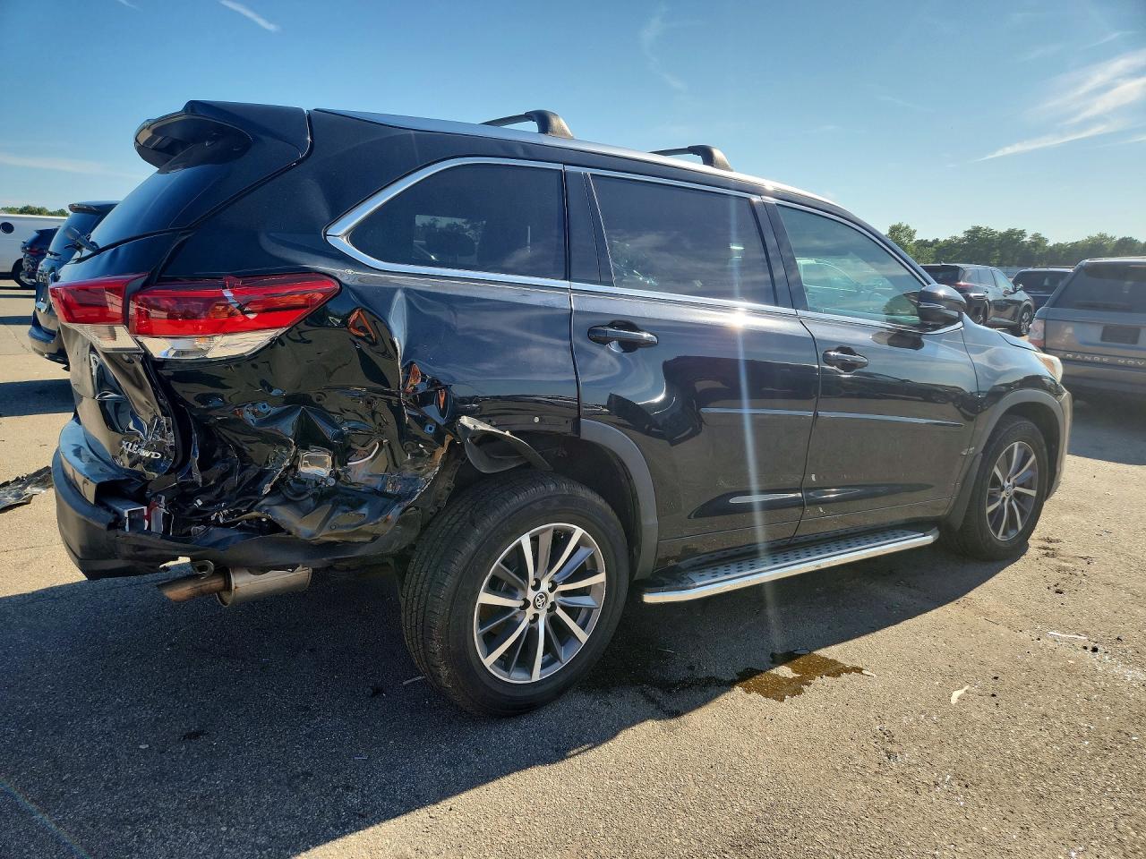 2017 TOYOTA HIGHLANDER XLE — снимка 3