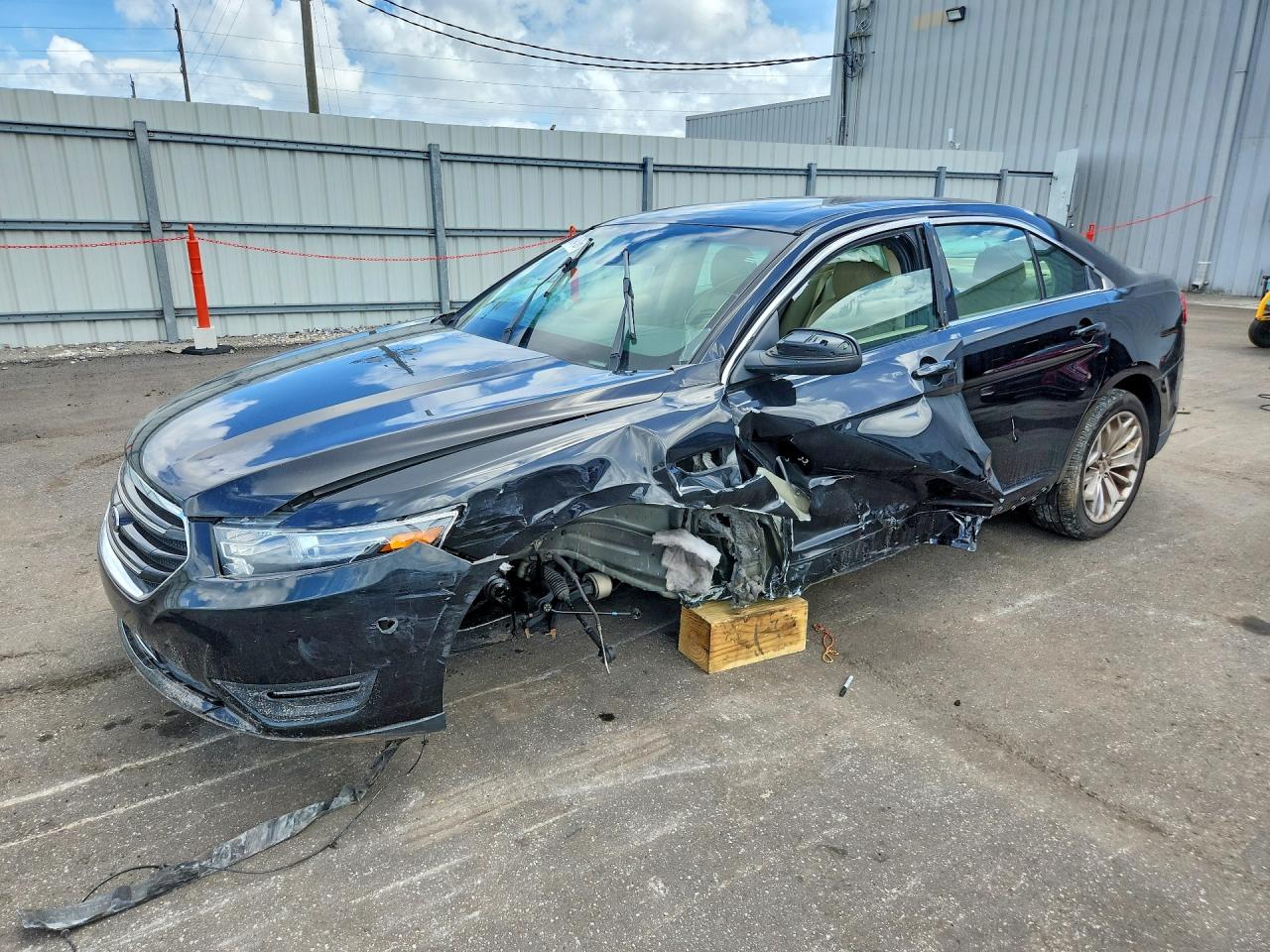 2019 FORD TAURUS LIMITED