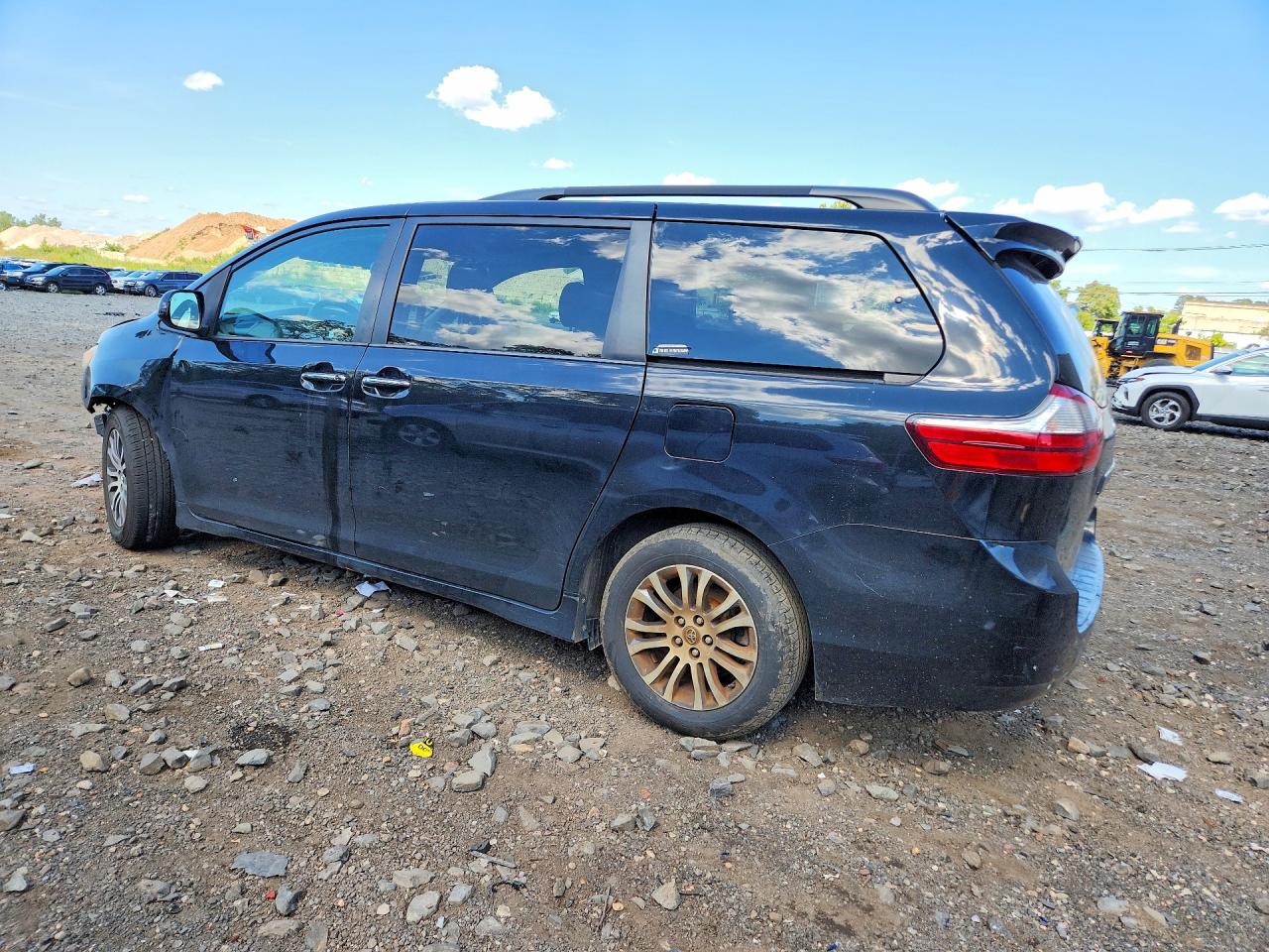 2018 TOYOTA SIENNA XLE 8-PASSENGER — снимка 2