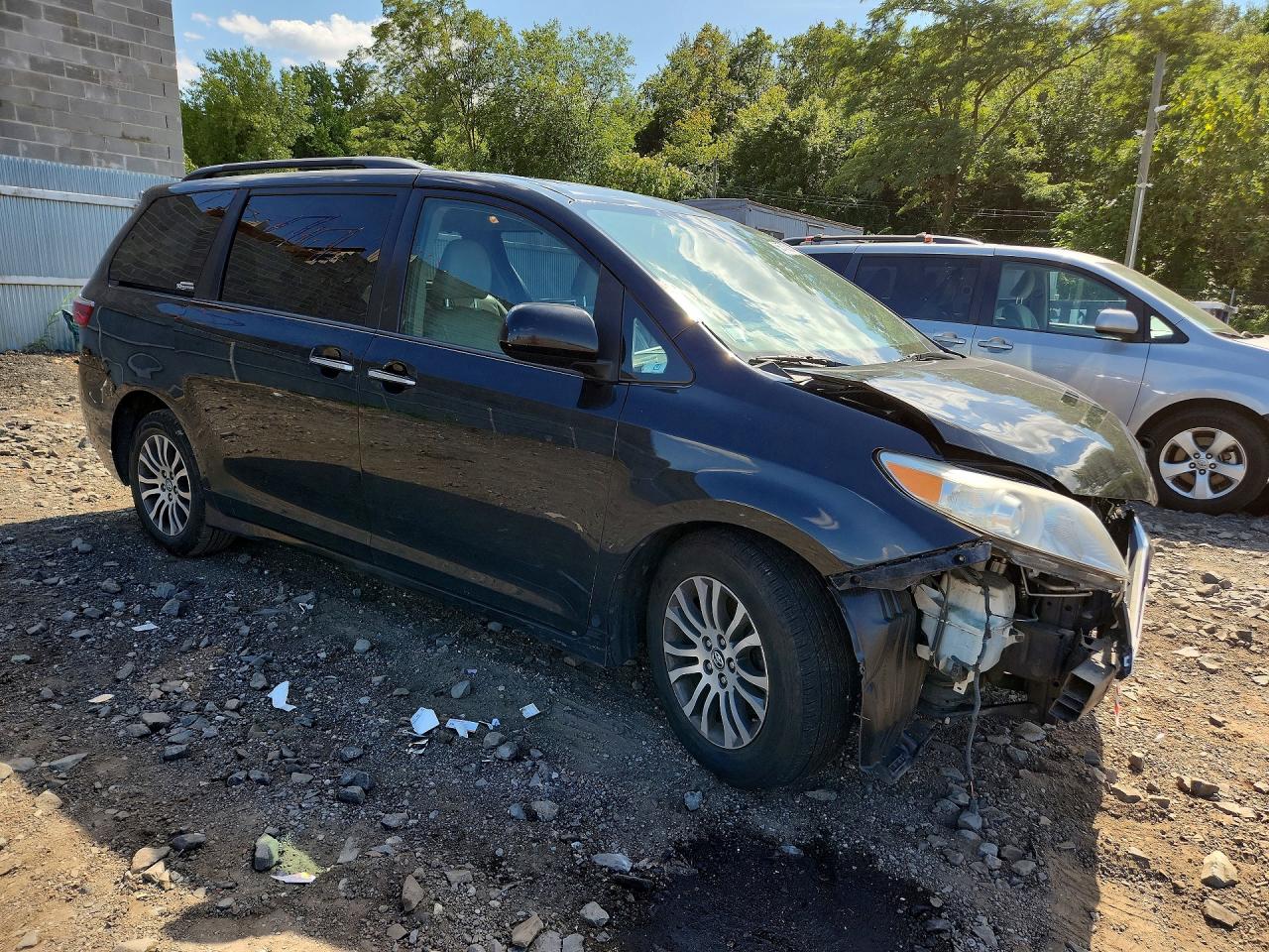 2018 TOYOTA SIENNA XLE 8-PASSENGER — снимка 4