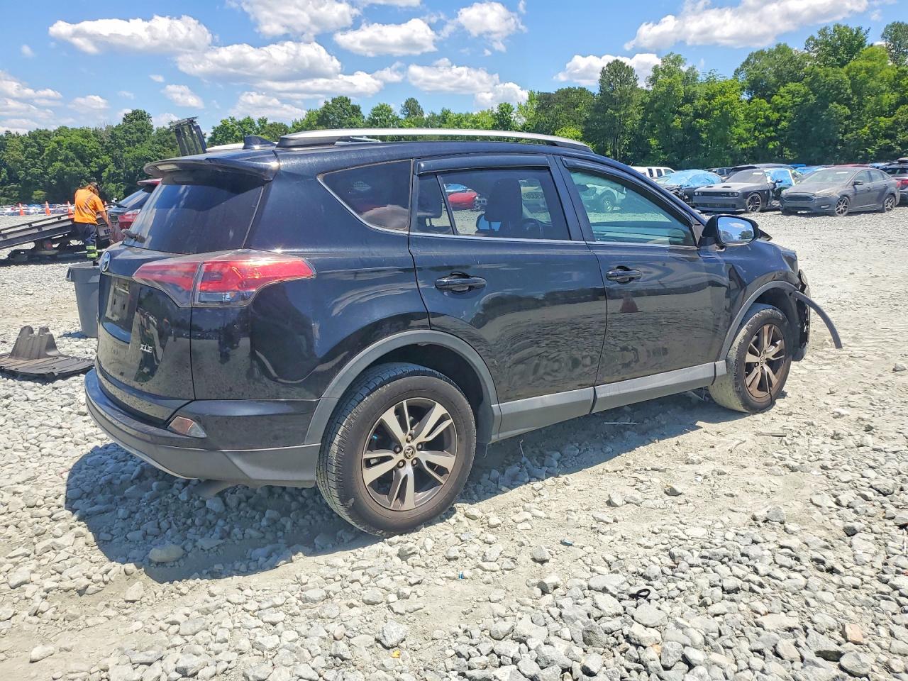 2018 TOYOTA RAV4 XLE — снимка 3