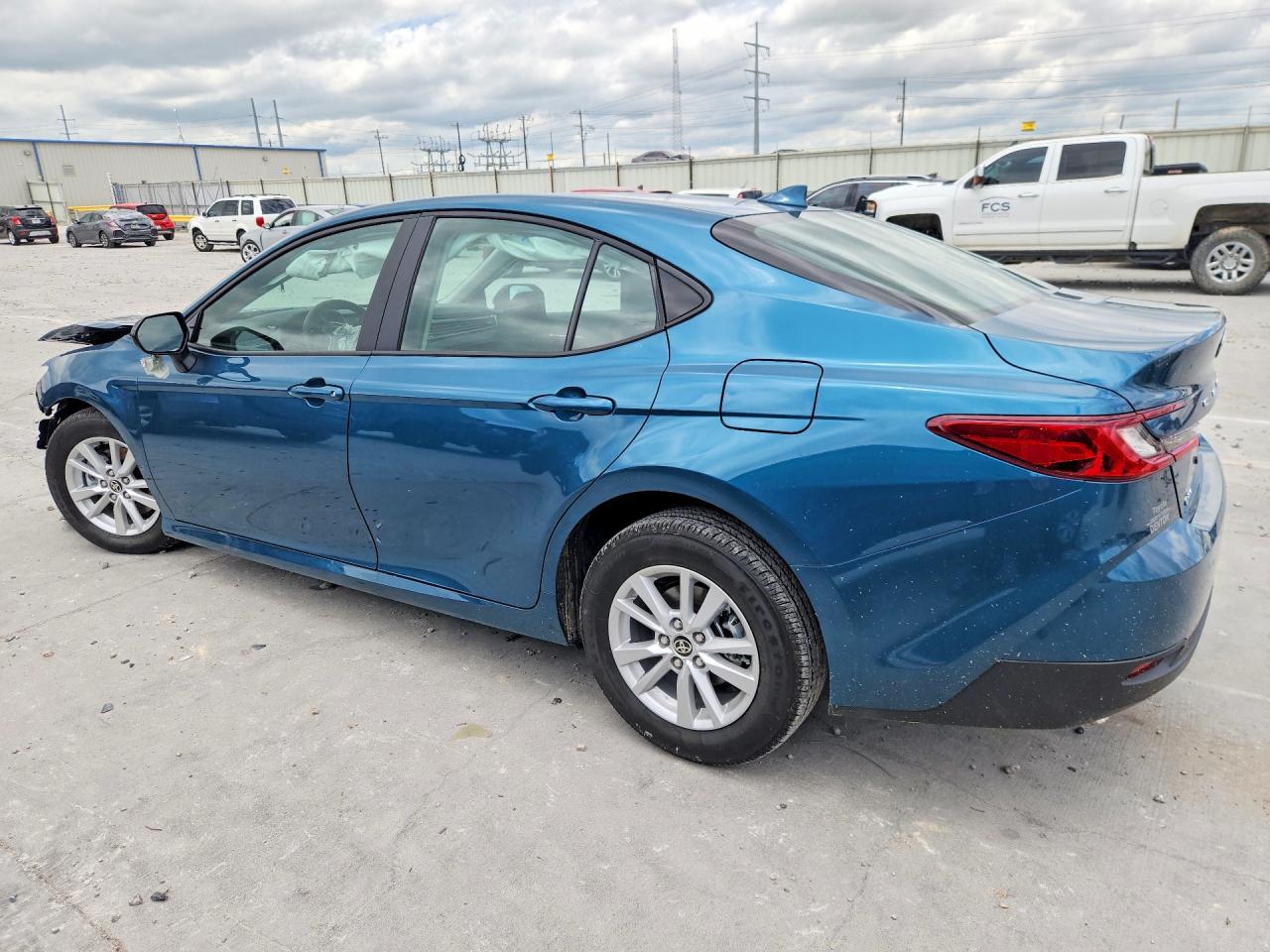 2026 TOYOTA CAMRY LE — снимка 2