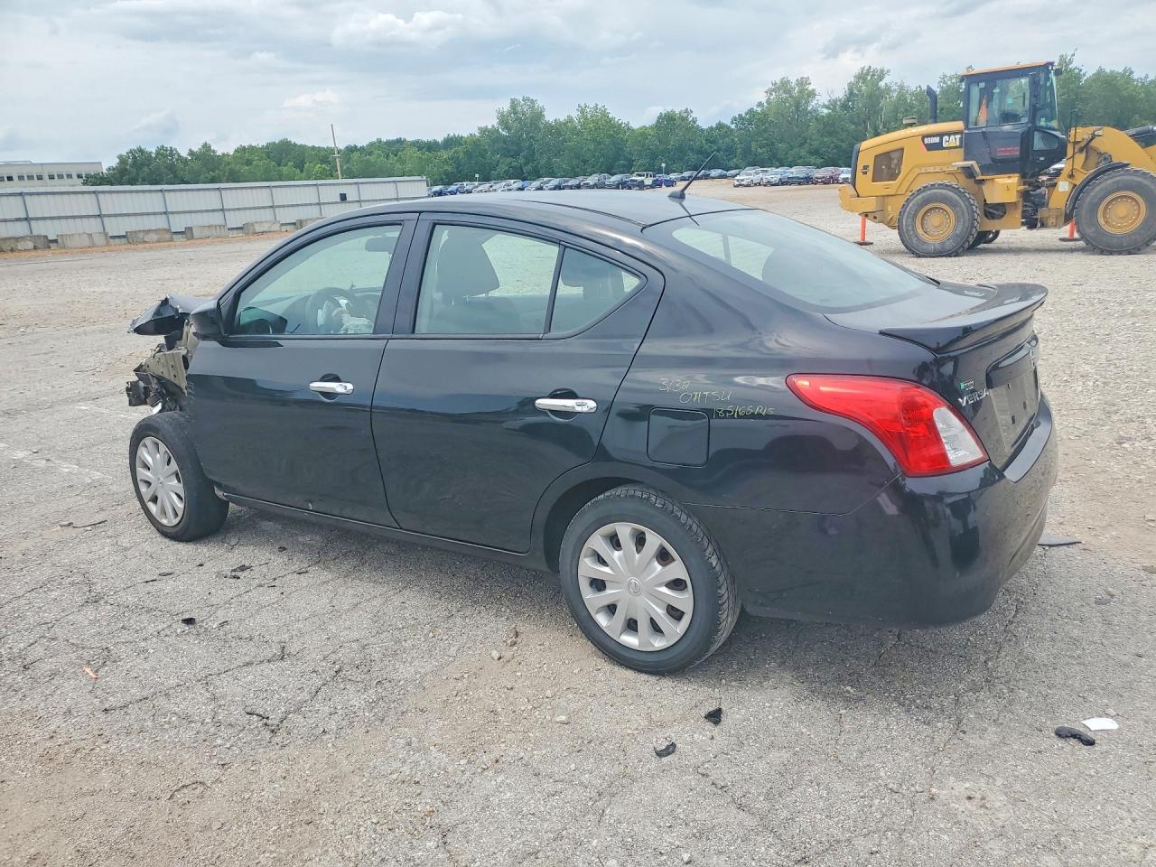 2018 NISSAN VERSA SV — снимка 2