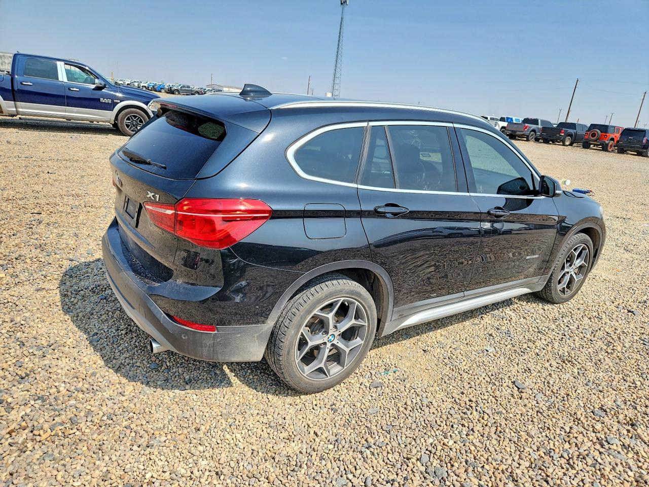 2017 BMW X1 SDRIVE28I — снимка 3