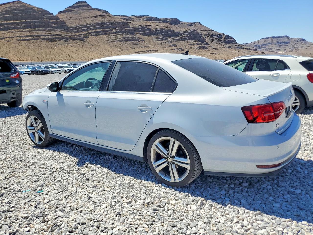 2017 VOLKSWAGEN JETTA GLI — снимка 2