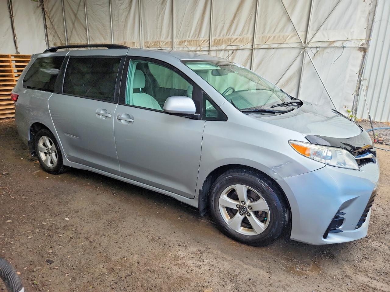 2019 TOYOTA SIENNA LE — снимка 4