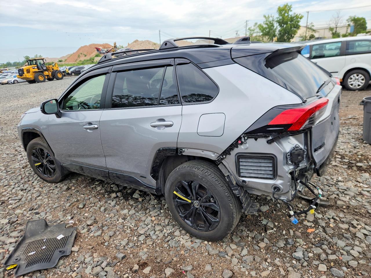 2025 TOYOTA RAV4 XSE — снимка 2