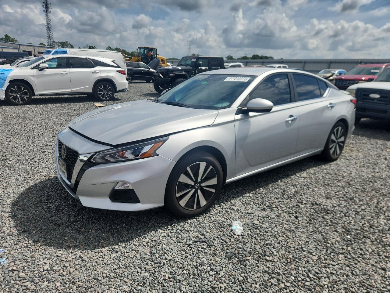 2022 NISSAN ALTIMA SV