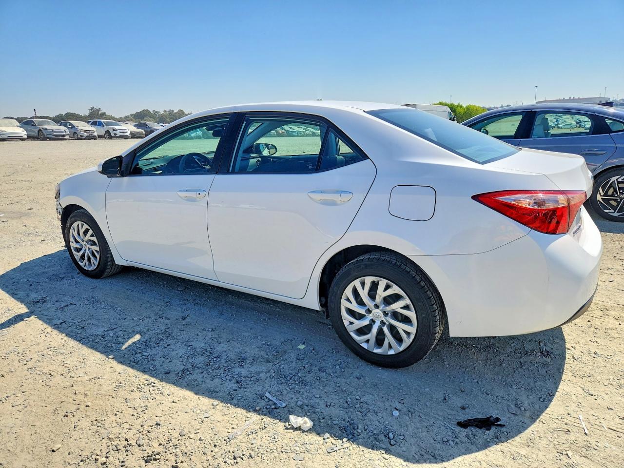2017 TOYOTA COROLLA LE — снимка 2