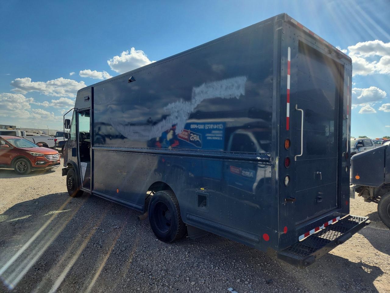 2021 FORD F59 — снимка 2