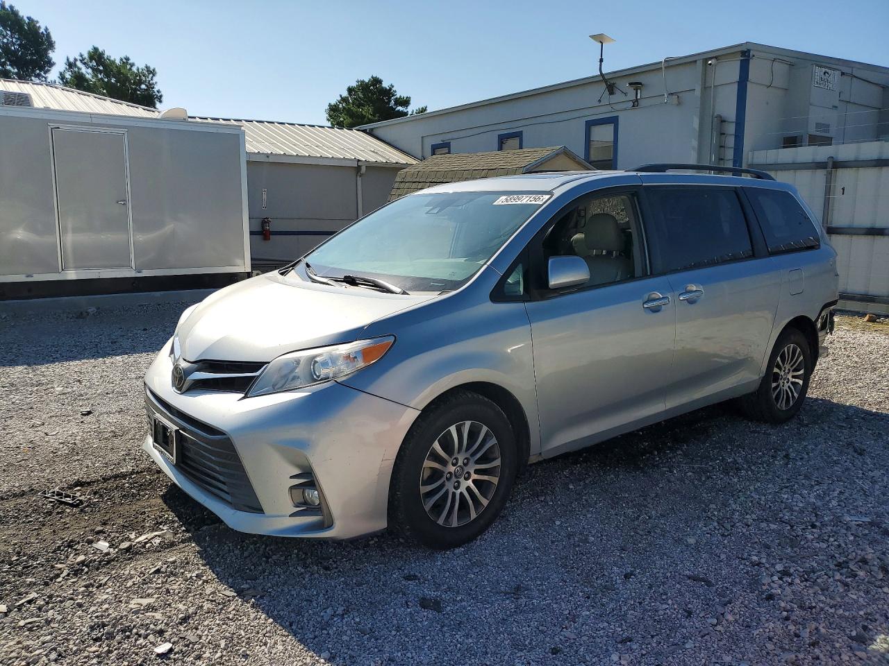 2019 TOYOTA SIENNA XLE 8-PASSENGER