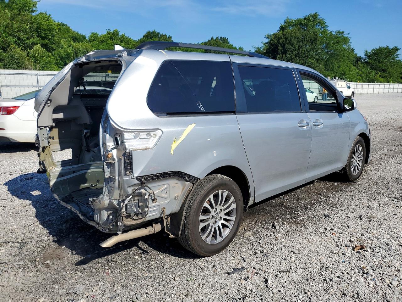 2019 TOYOTA SIENNA XLE 8-PASSENGER — снимка 3