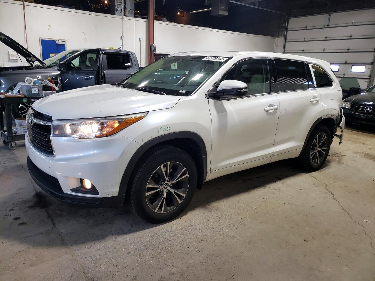 2016 TOYOTA HIGHLANDER XLE
