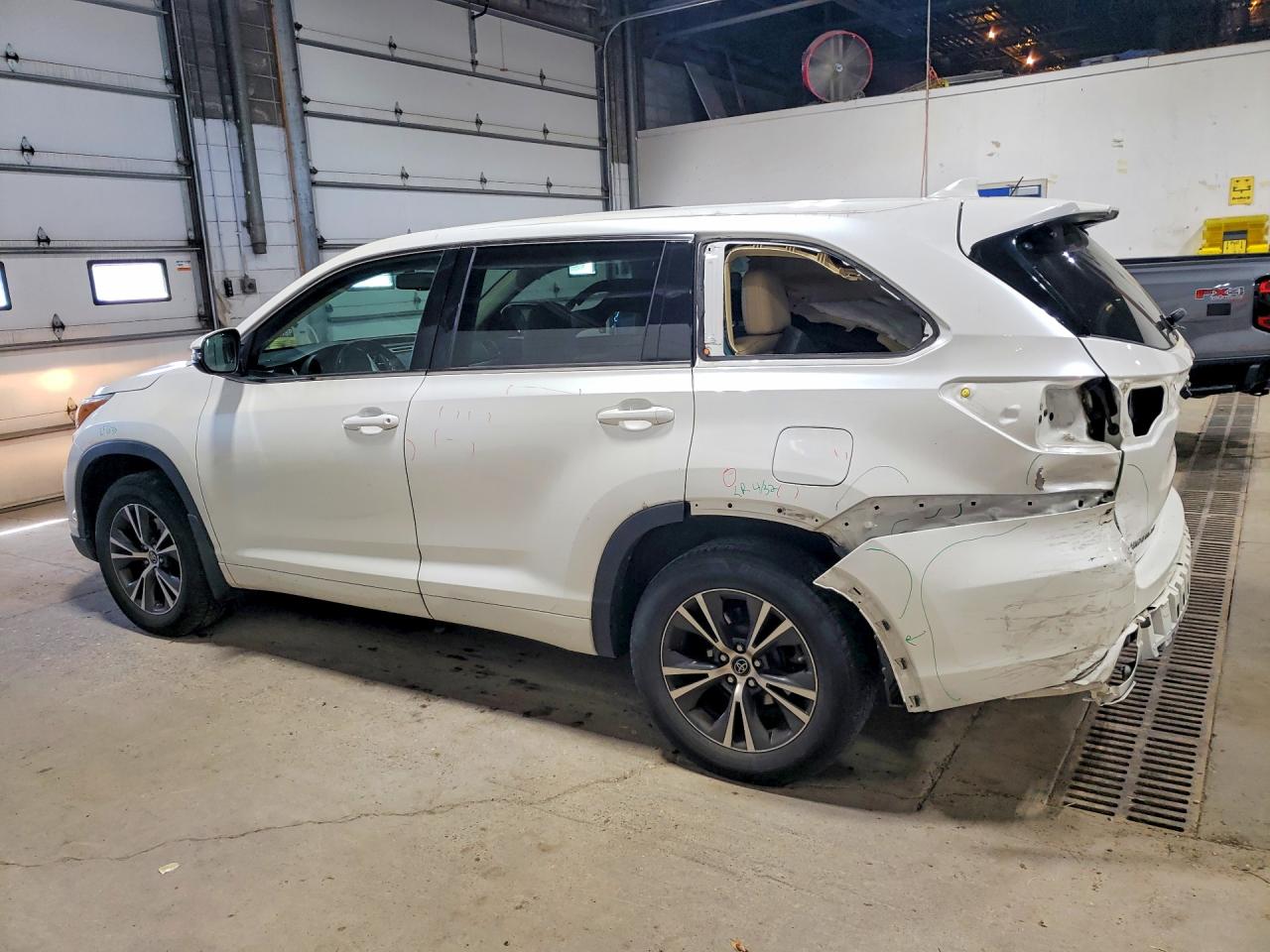 2016 TOYOTA HIGHLANDER XLE — снимка 2