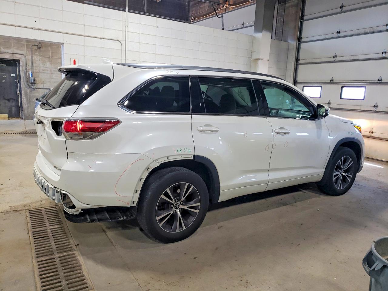2016 TOYOTA HIGHLANDER XLE — снимка 3