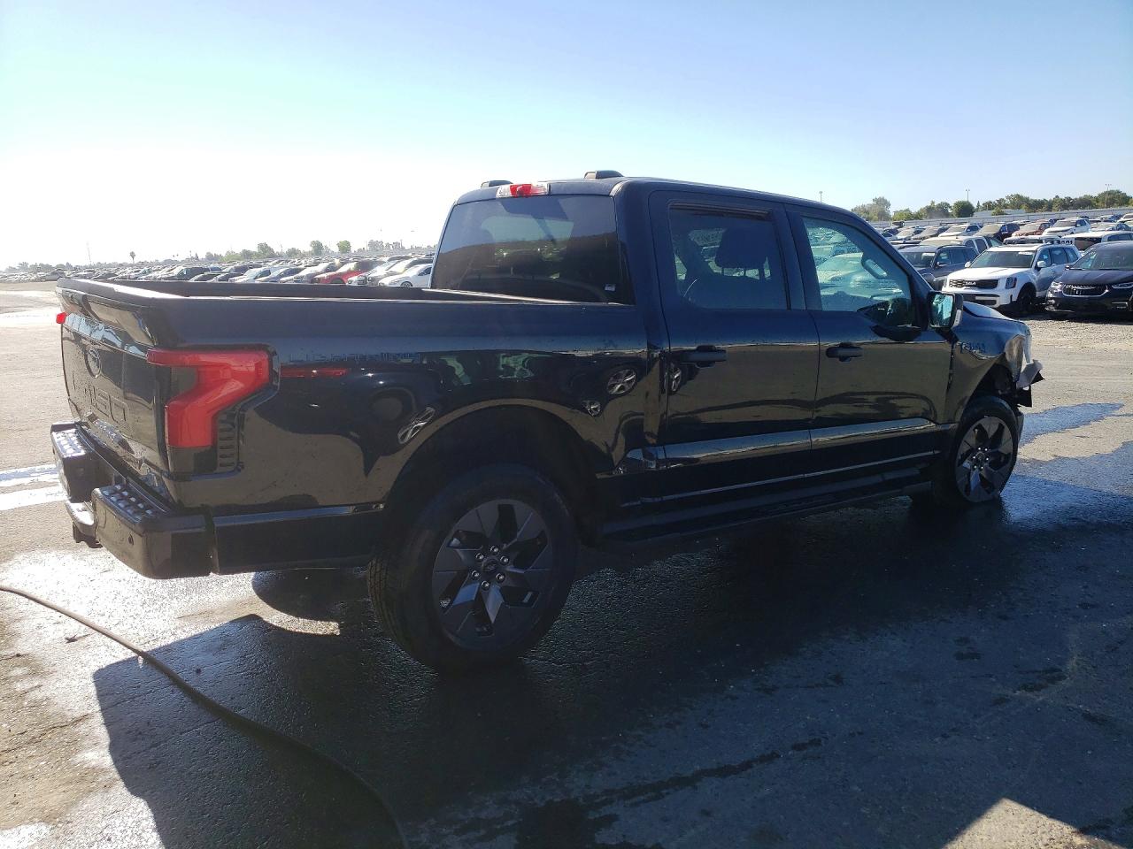 2024 FORD F150 LIGHTNING XLT — снимка 3