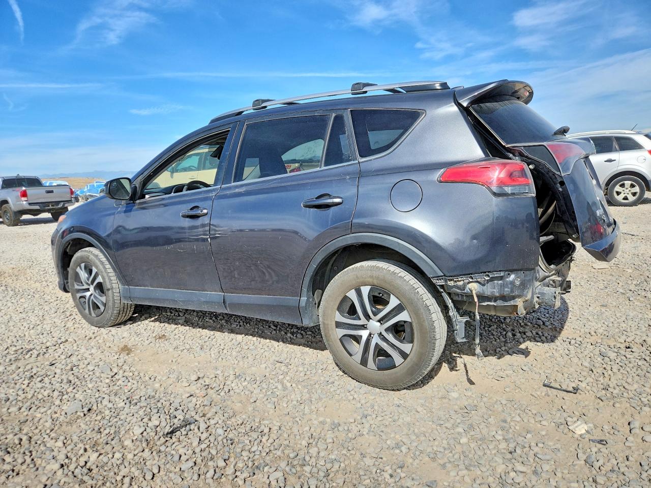 2017 TOYOTA RAV4 LE — снимка 2