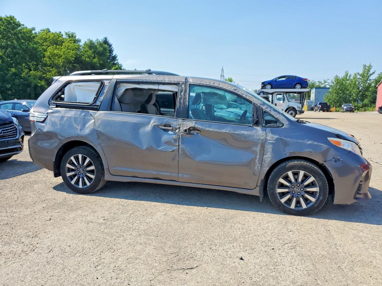 2019 TOYOTA SIENNA LE — снимка 4