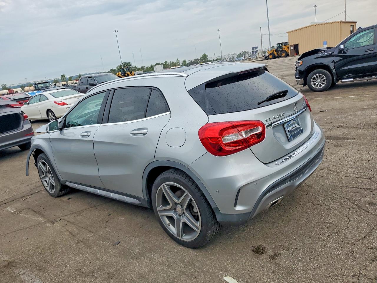 2015 MERCEDES-BENZ GLA 250 4MATIC — снимка 2