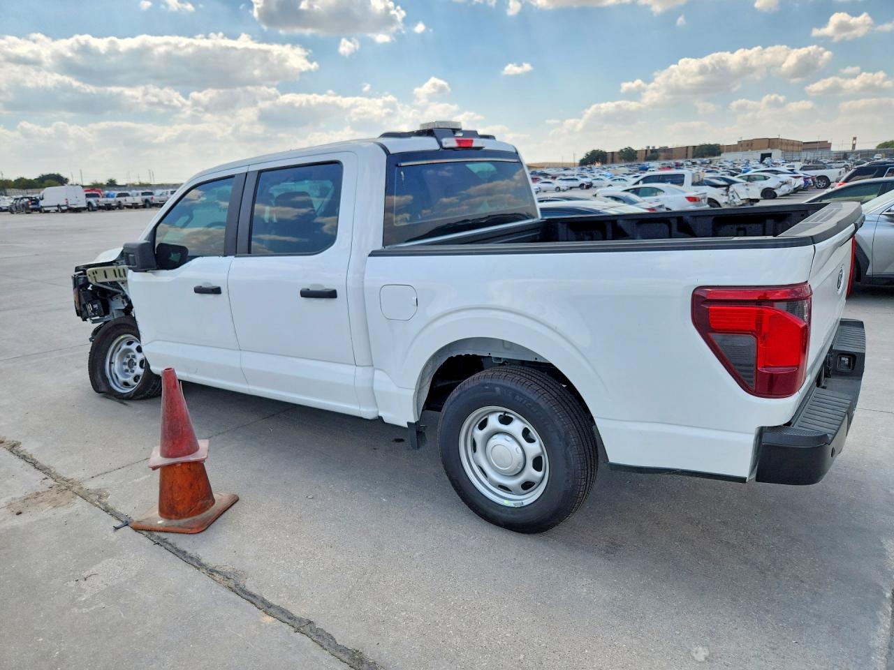 2026 FORD F150 XL — photo 2