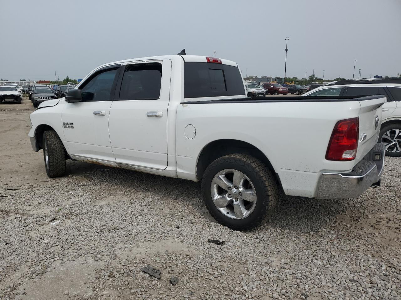 2015 RAM 1500 SLT — снимка 2