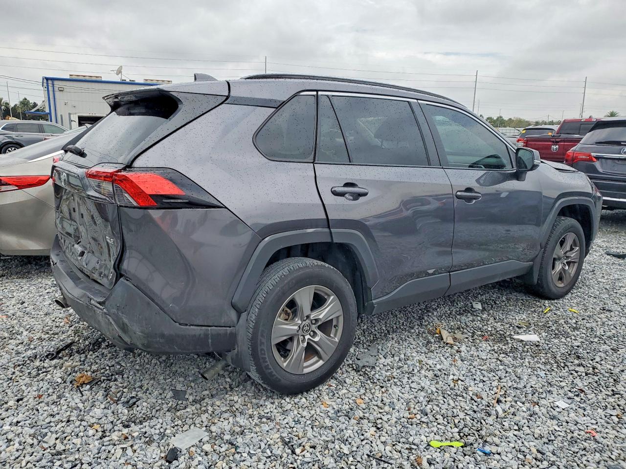 2024 TOYOTA RAV4 XLE — снимка 3