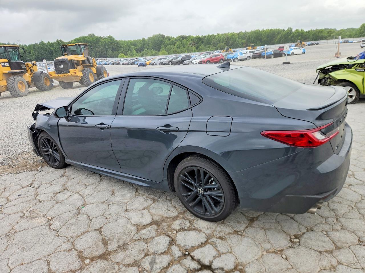 2026 TOYOTA CAMRY SE — снимка 2