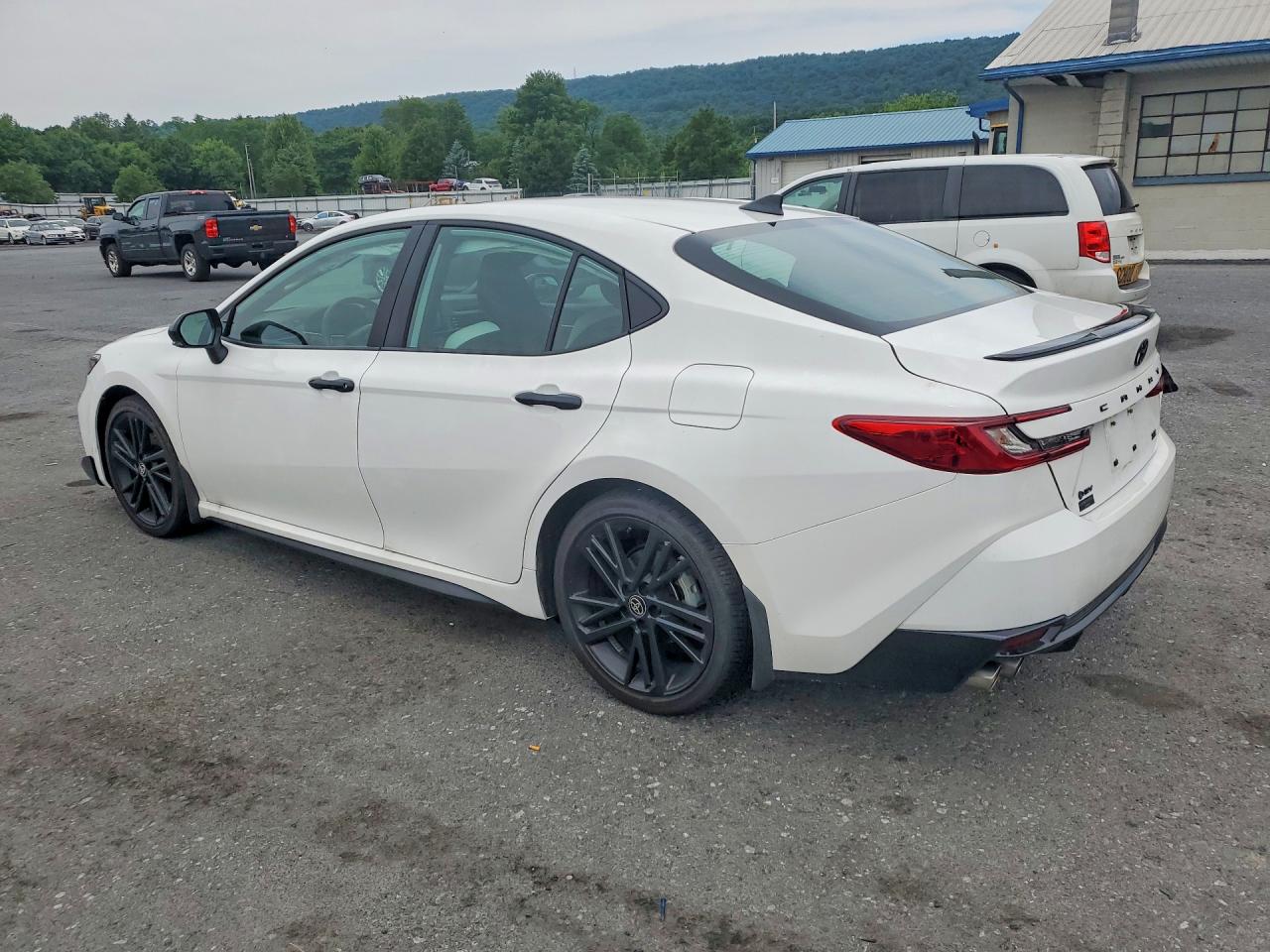 2026 TOYOTA CAMRY NIGHTSHADE — снимка 2