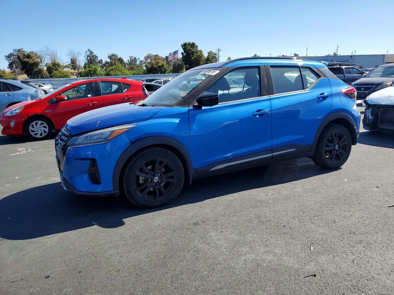 2021 NISSAN KICKS SR