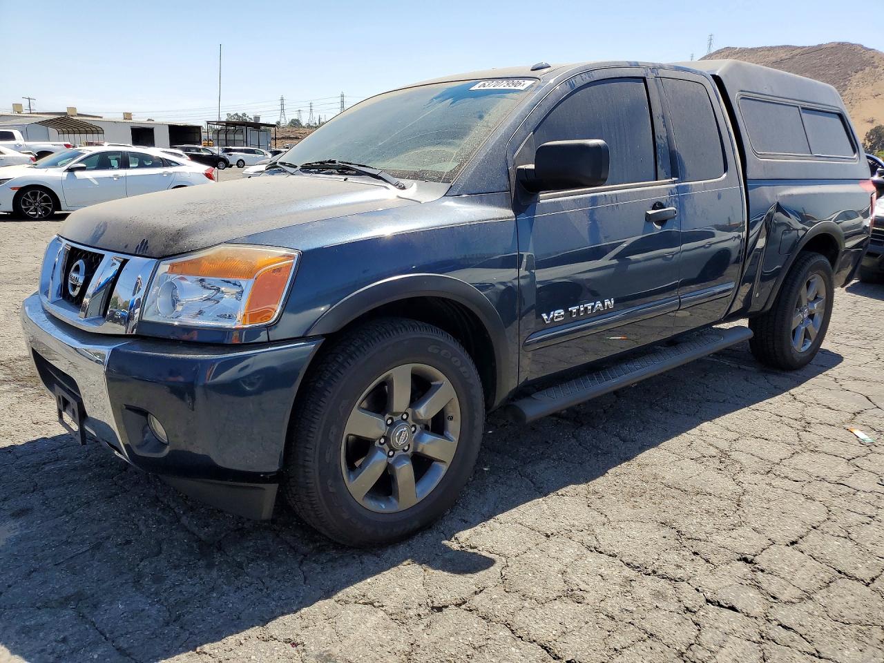 2015 NISSAN TITAN SV
