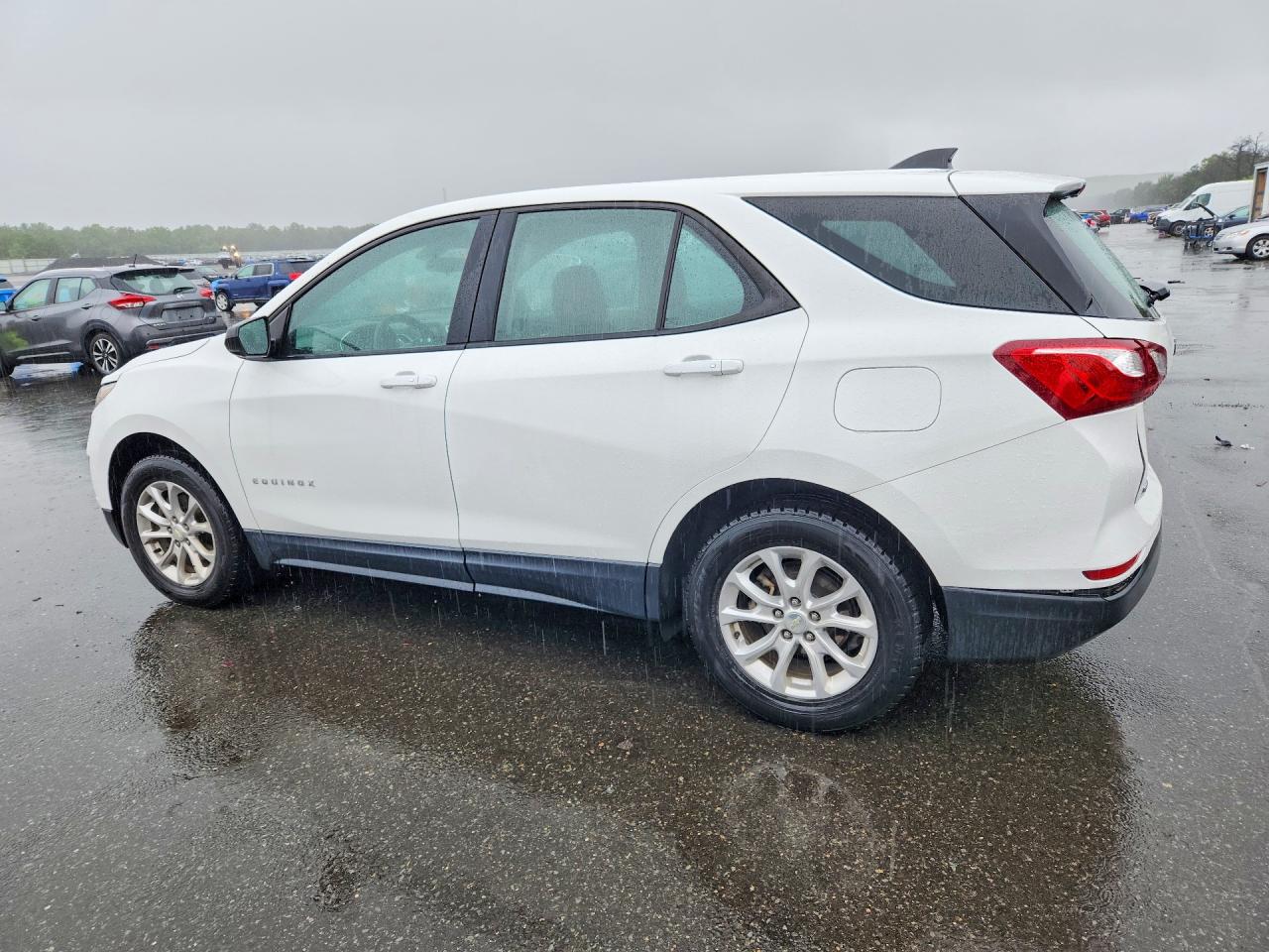 2019 CHEVROLET EQUINOX LS — снимка 2