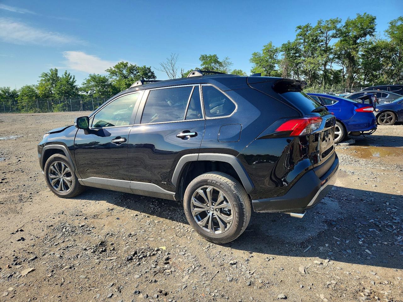 2025 TOYOTA RAV4 LIMITED — снимка 2