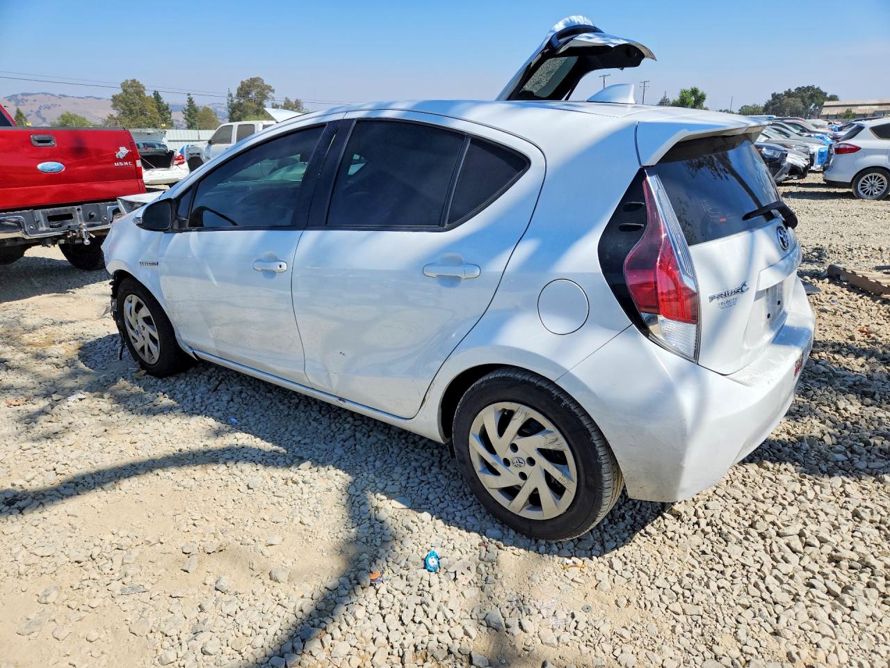 2015 TOYOTA PRIUS C ONE — снимка 2