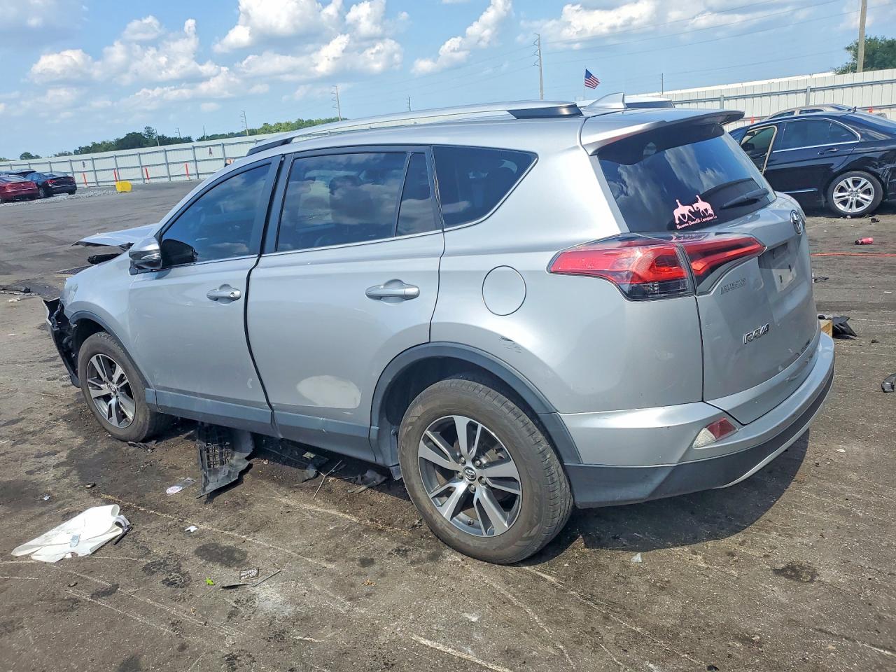 2016 TOYOTA RAV4 XLE — снимка 2