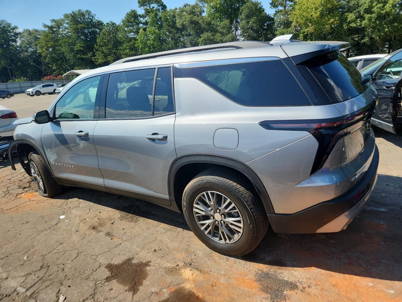 2025 CHEVROLET TRAVERSE LT — снимка 2