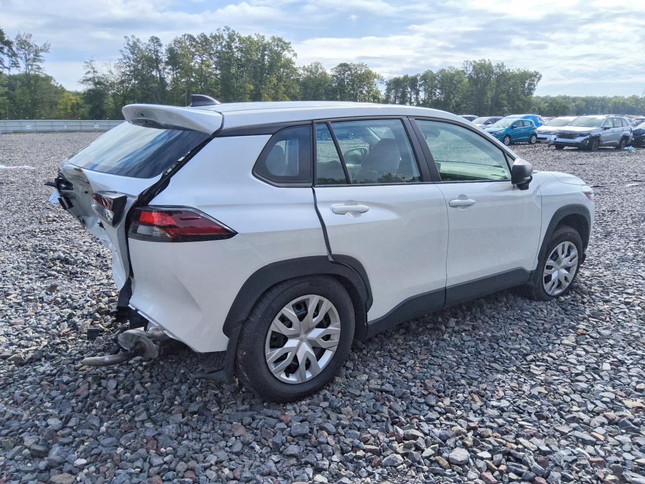 2026 TOYOTA COROLLA CROSS L — photo 3
