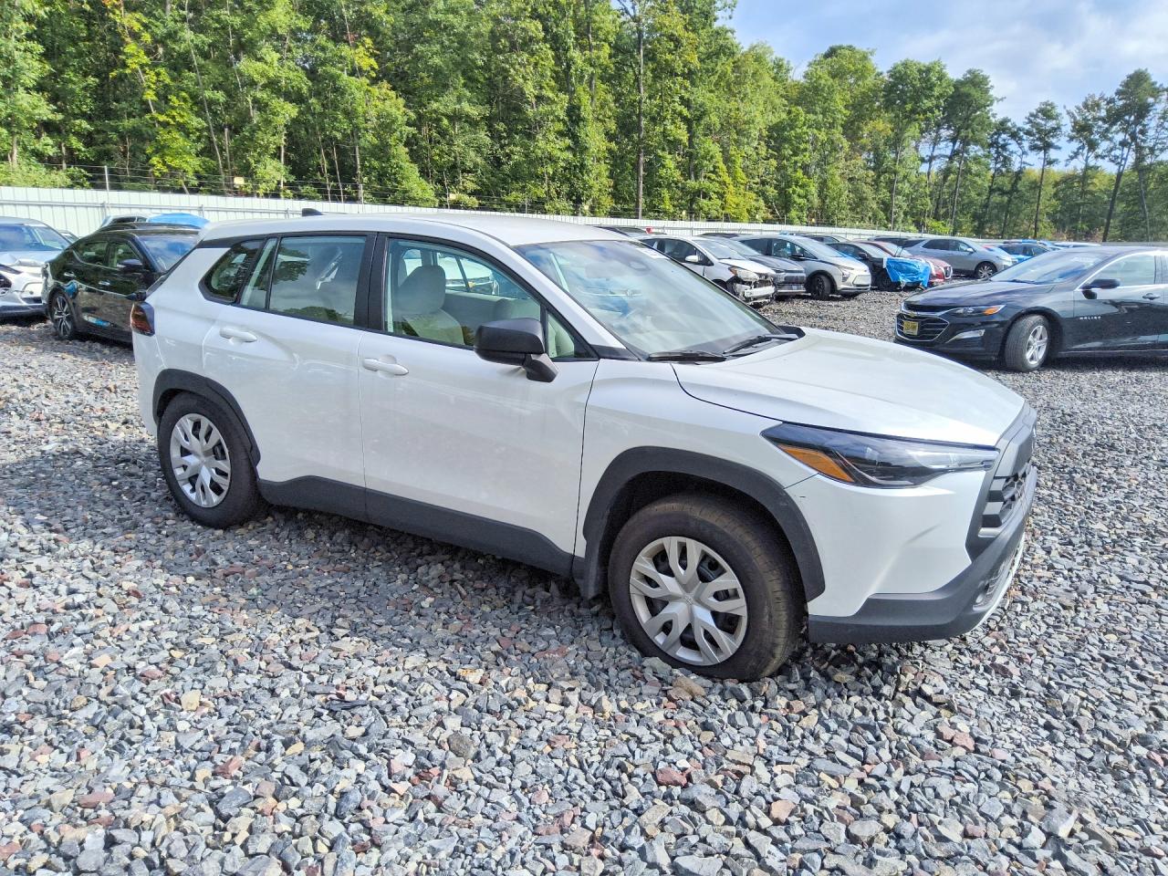 2026 TOYOTA COROLLA CROSS L — photo 4