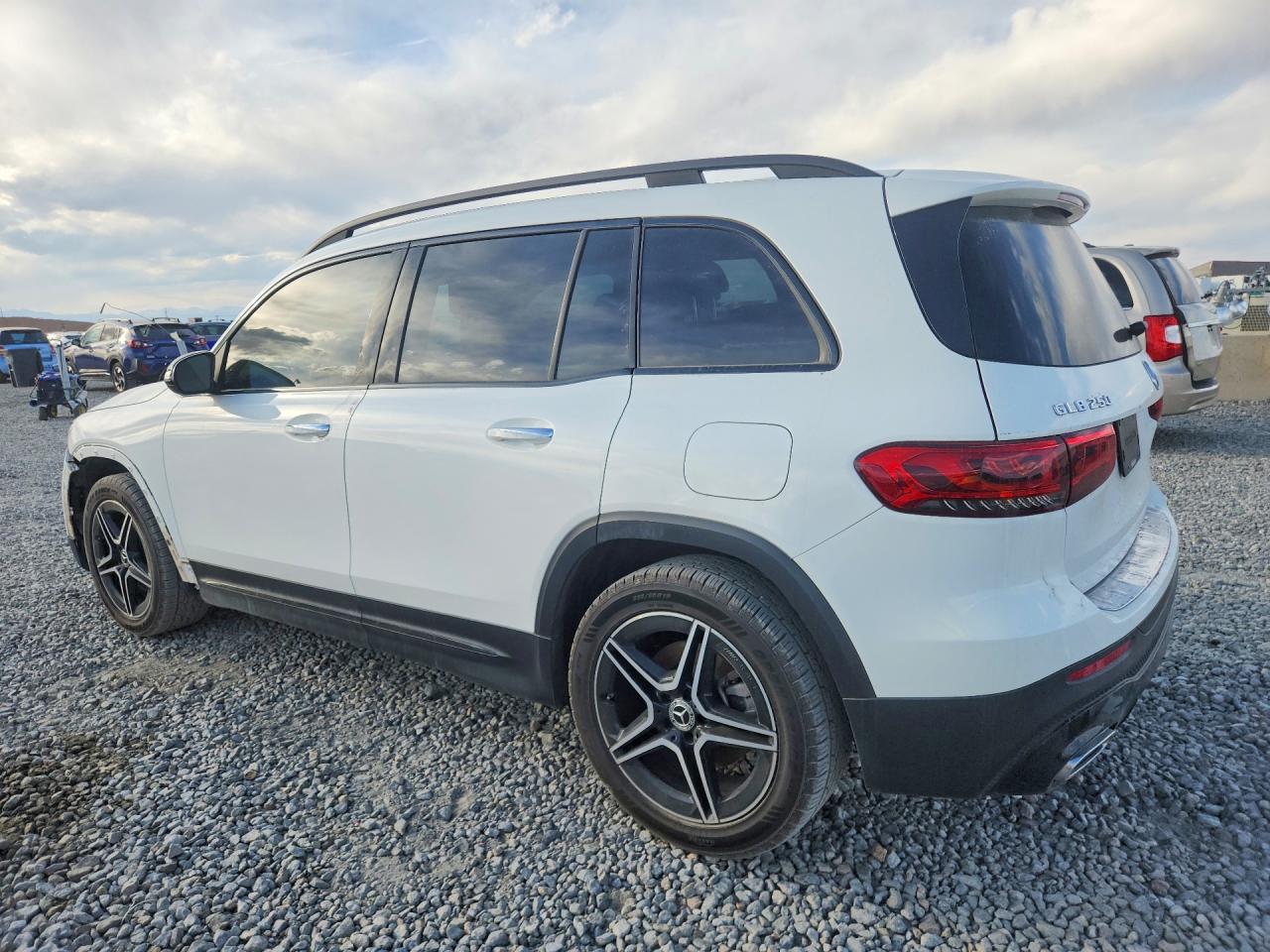 2020 MERCEDES-BENZ GLB 250 4MATIC — снимка 2