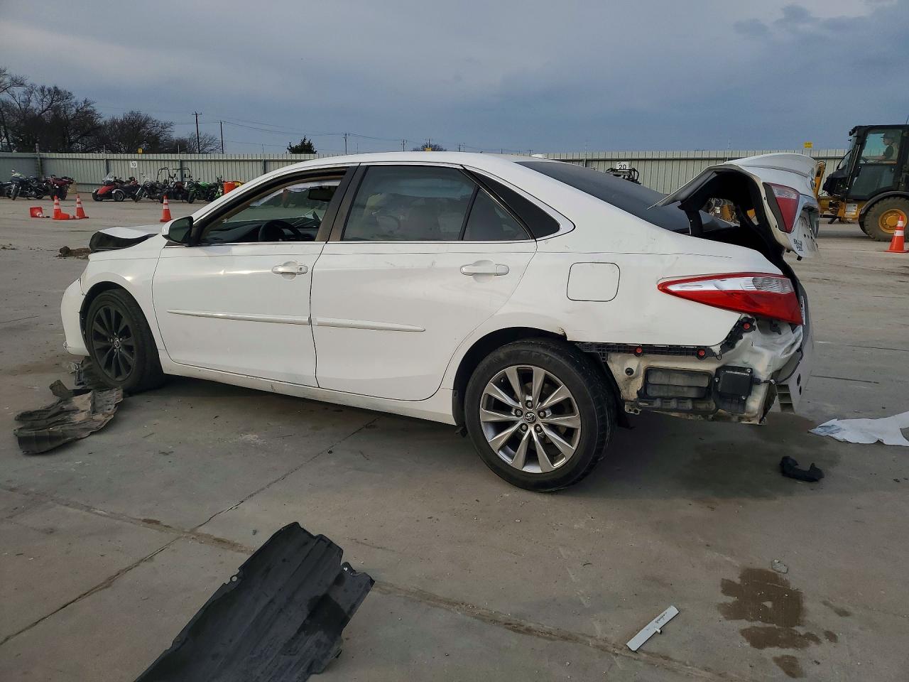 2015 TOYOTA CAMRY — снимка 2