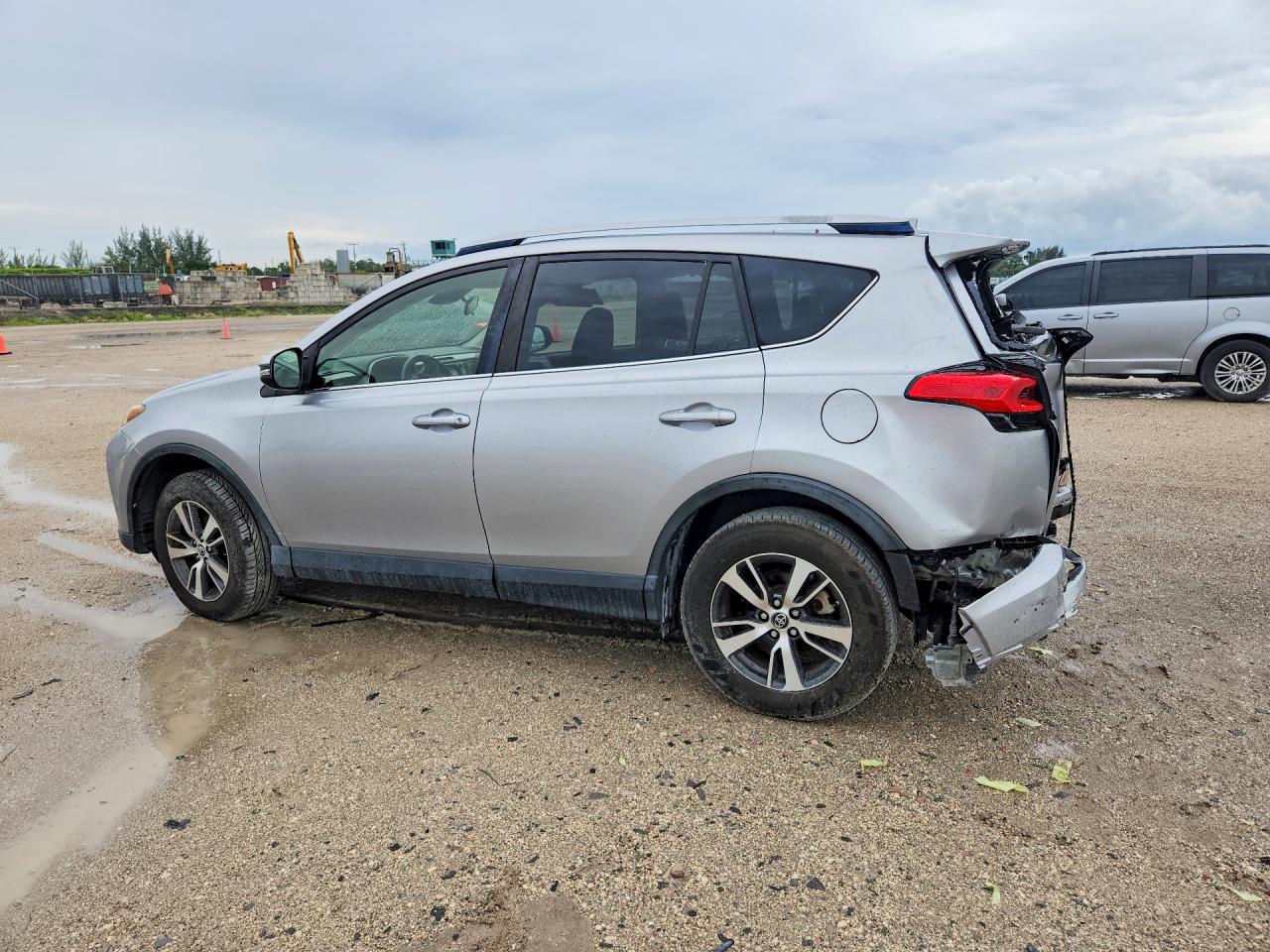2018 TOYOTA RAV4 XLE — снимка 2