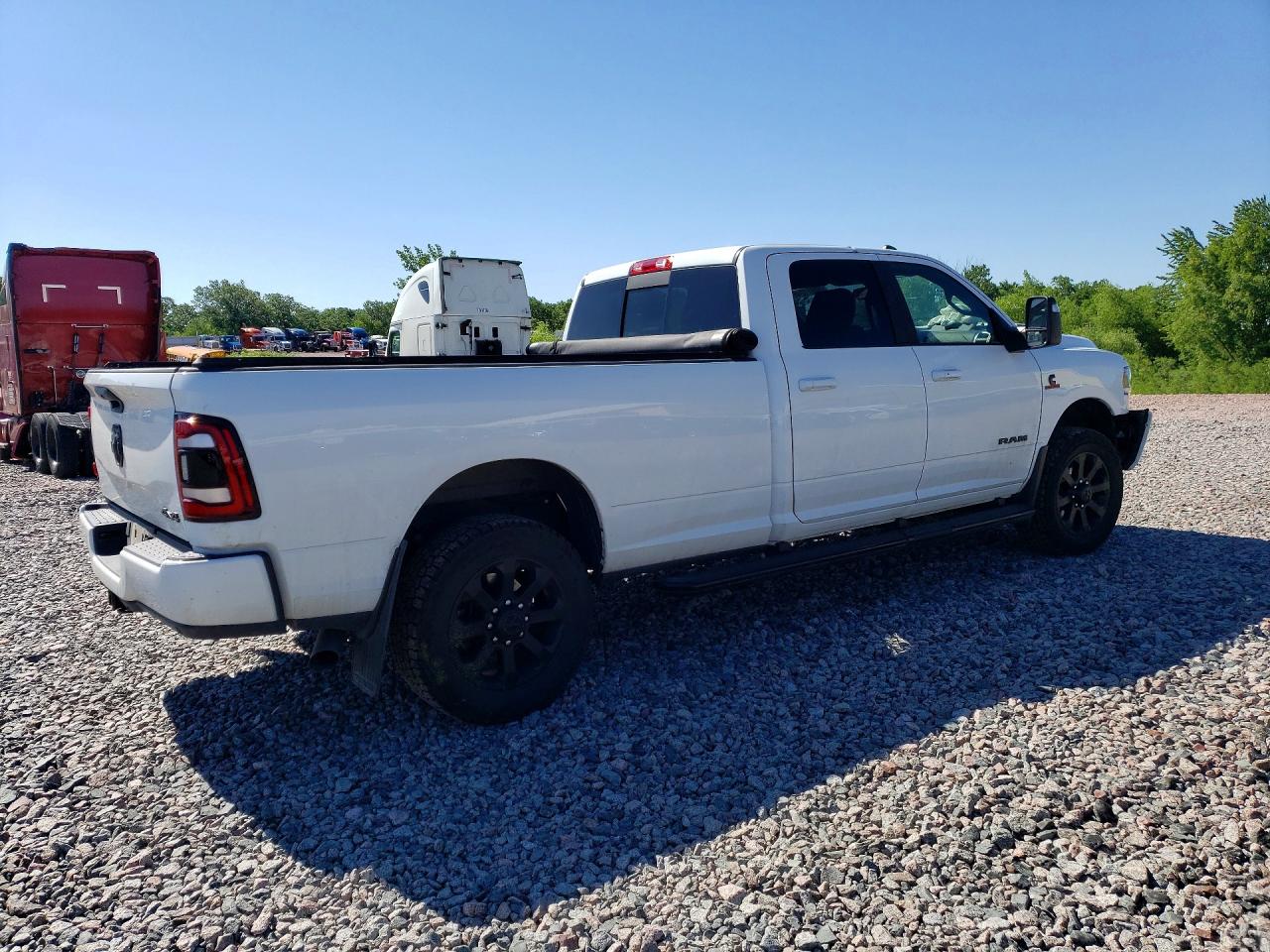 2024 RAM 3500 LARAMIE — снимка 3