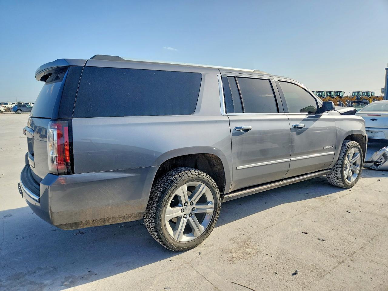 2019 GMC YUKON XL DENALI — снимка 3